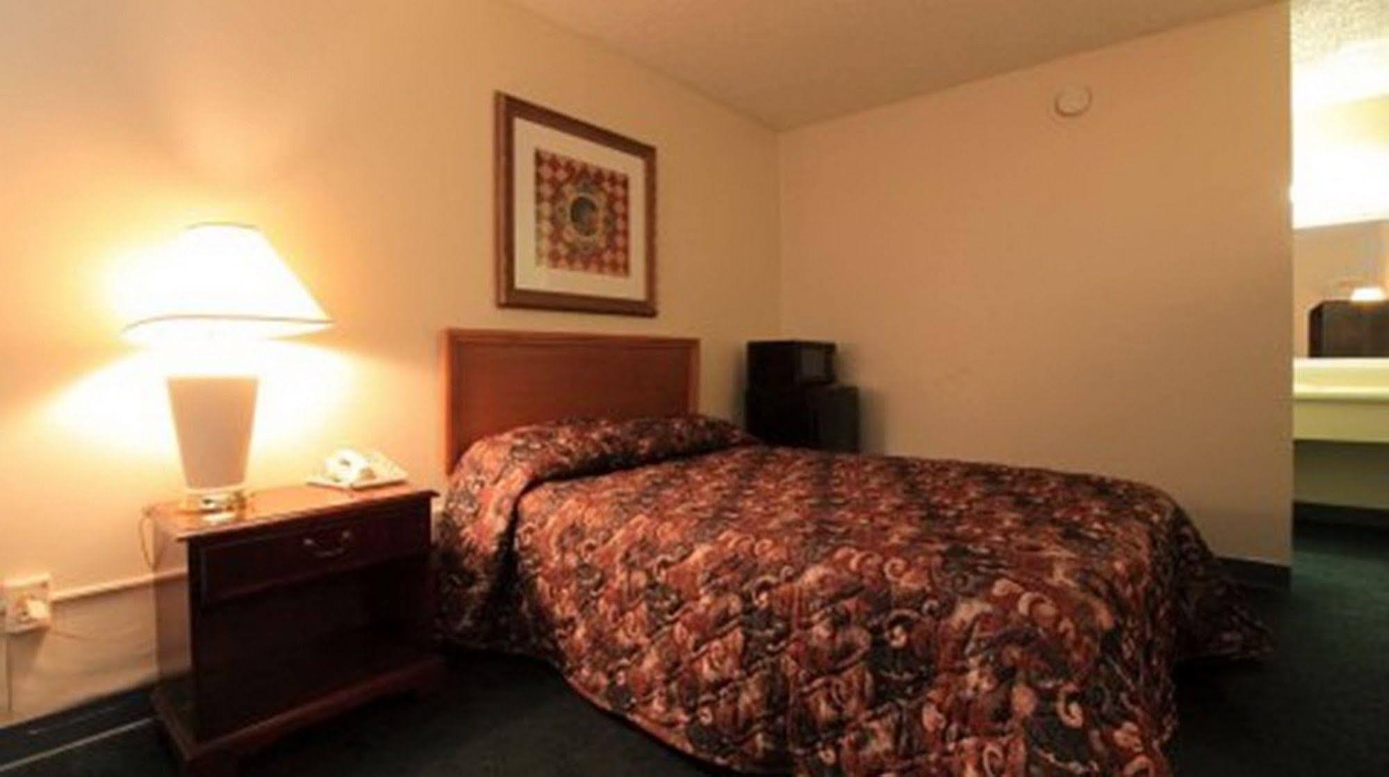 Hotel Petersburg Va I-95 & E Washington St Room photo